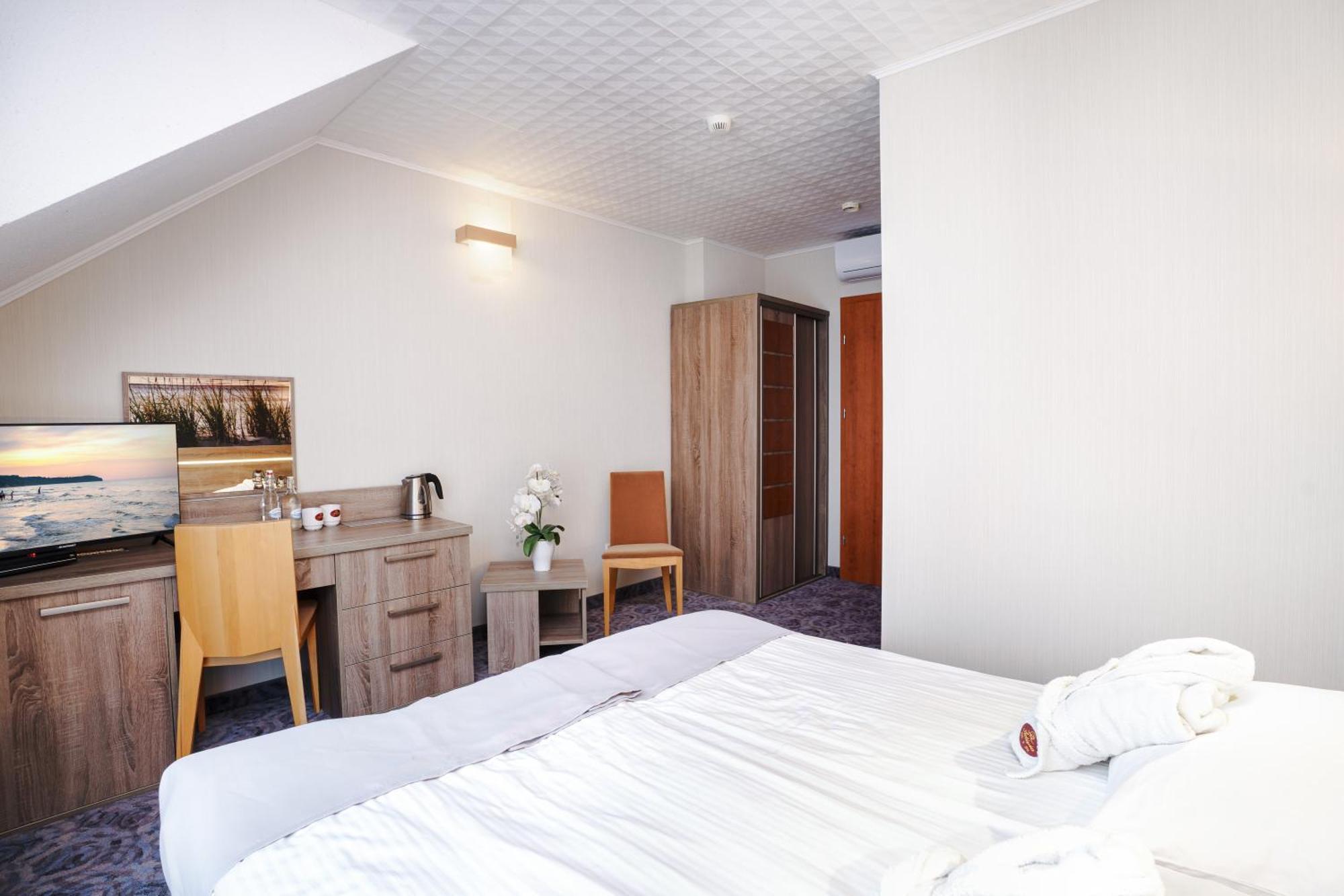 Hotel Spa Activia Jastrzębia Góra Exteriör bild