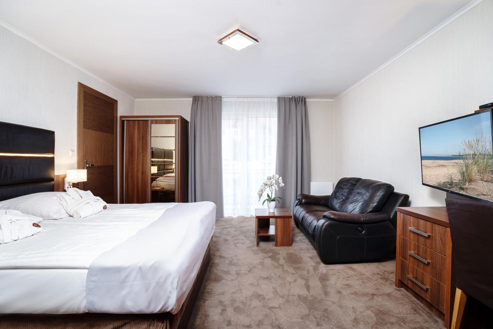 Hotel Spa Activia Jastrzębia Góra Exteriör bild