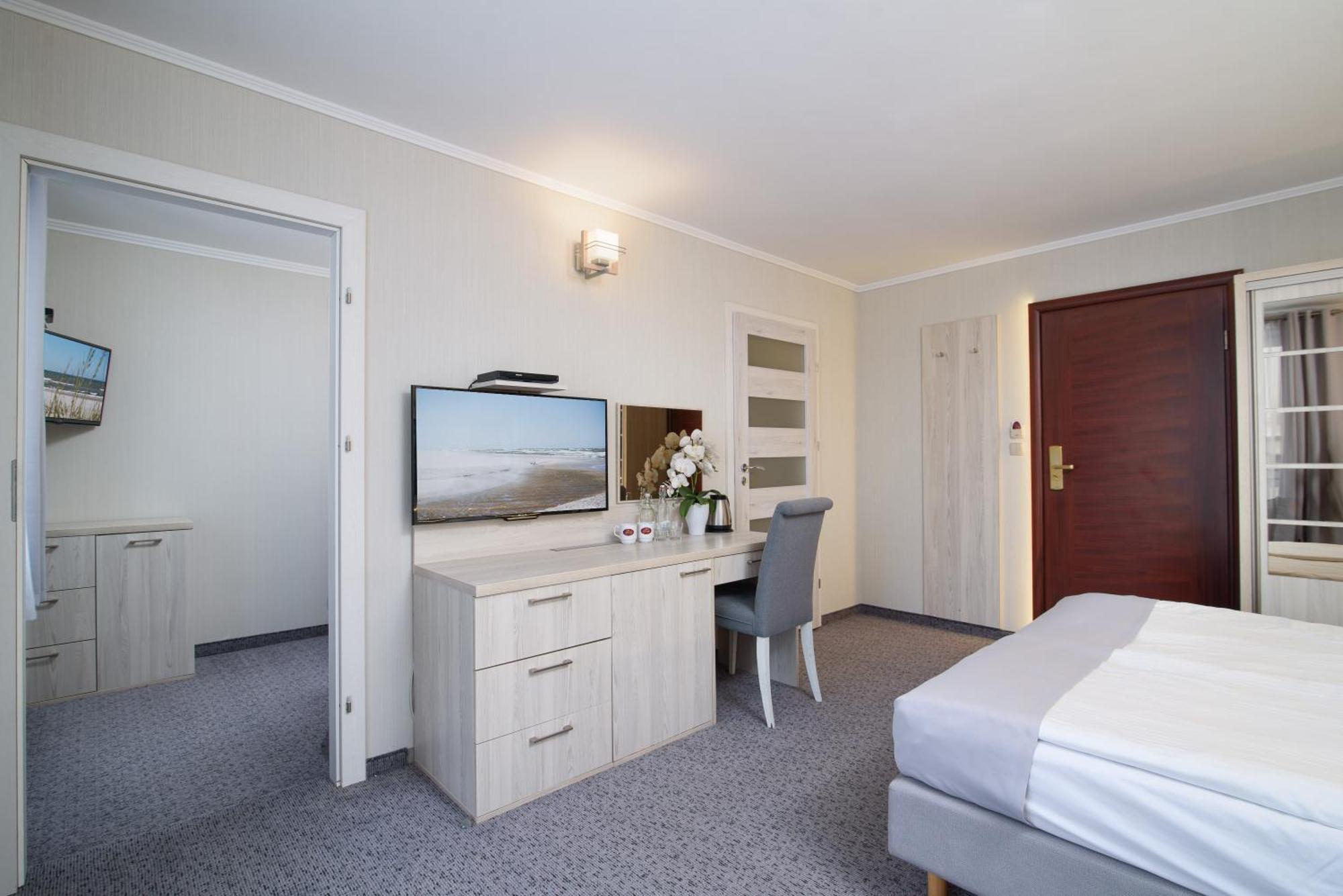 Hotel Spa Activia Jastrzębia Góra Exteriör bild