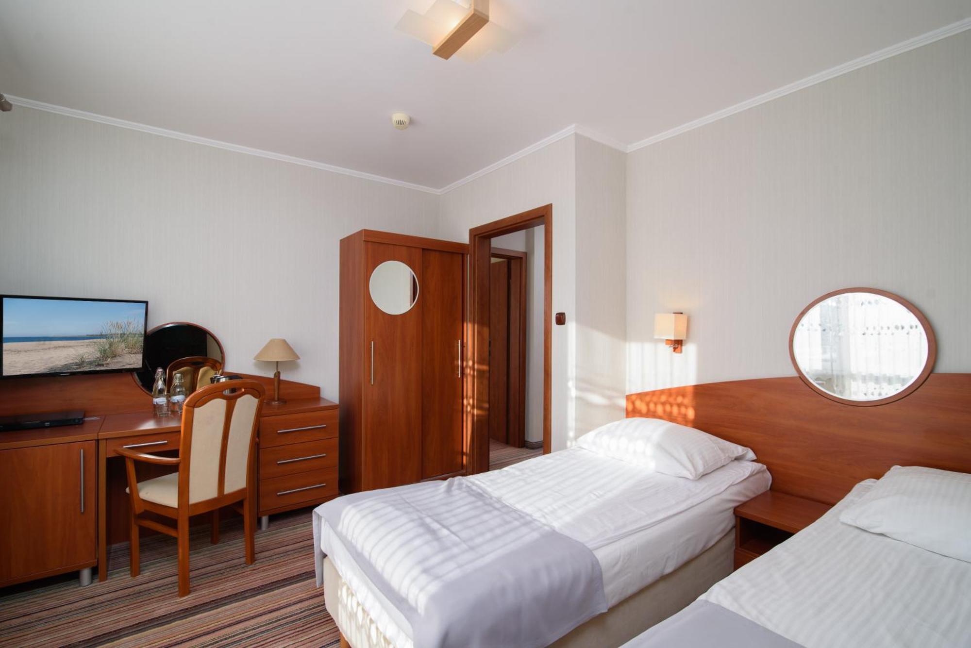 Hotel Spa Activia Jastrzębia Góra Exteriör bild