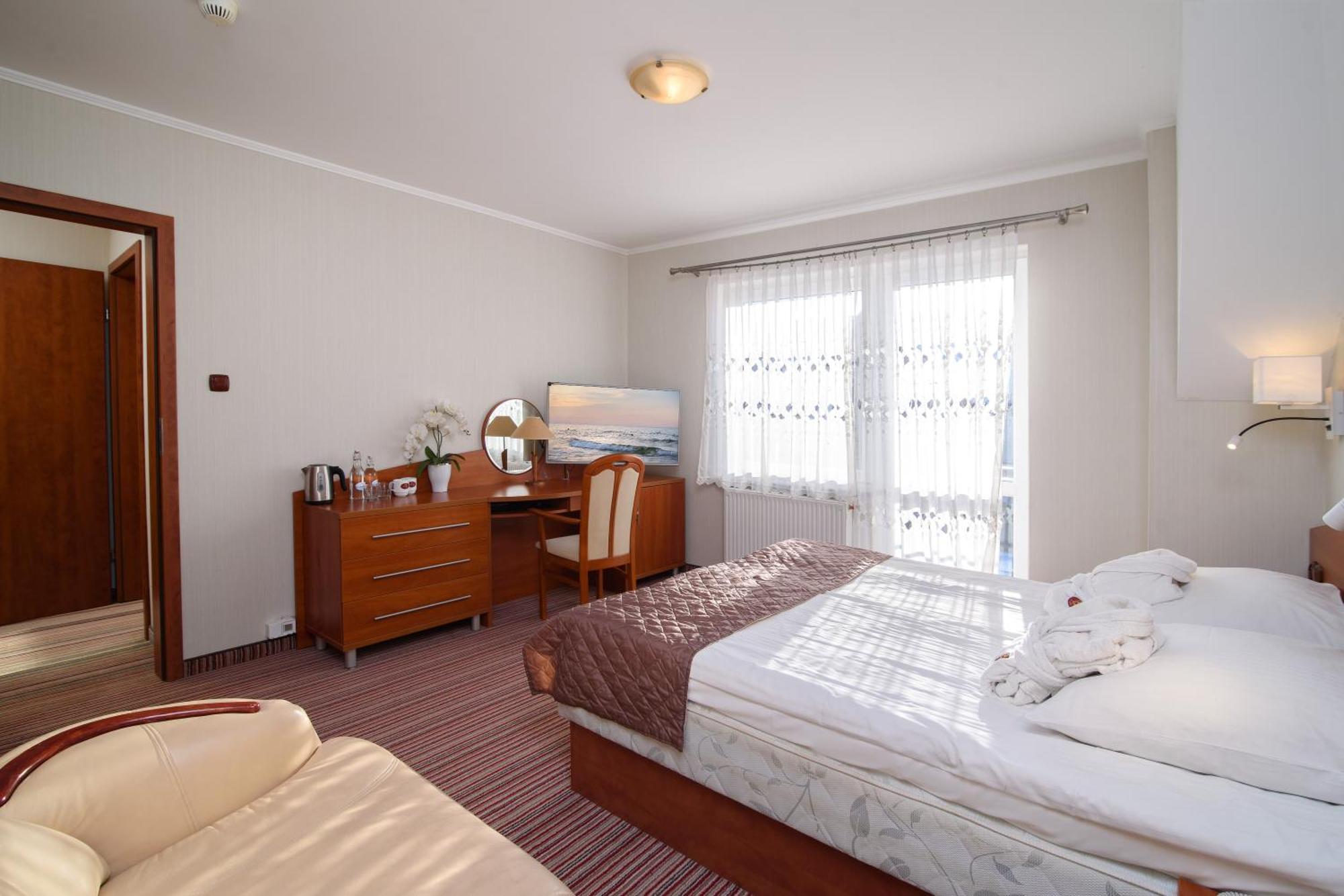 Hotel Spa Activia Jastrzębia Góra Exteriör bild