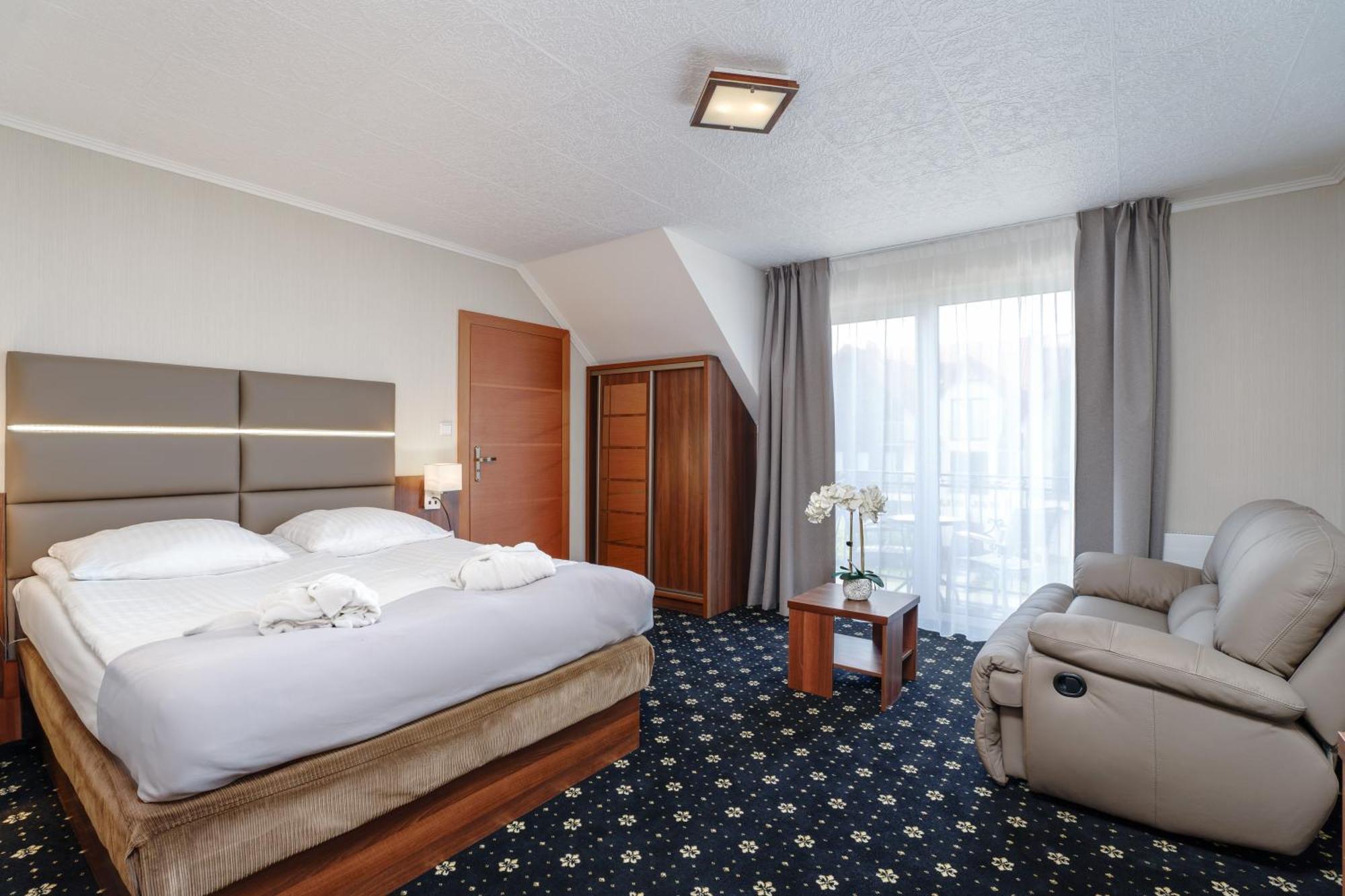 Hotel Spa Activia Jastrzębia Góra Exteriör bild